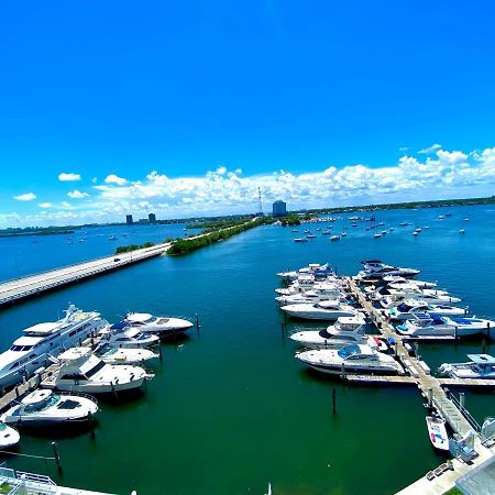 Premium Modern Waterfront Apartment With Miami Skyline View On The Bay 5 Mins Drive To Miami Beach With Free Parking Екстериор снимка
