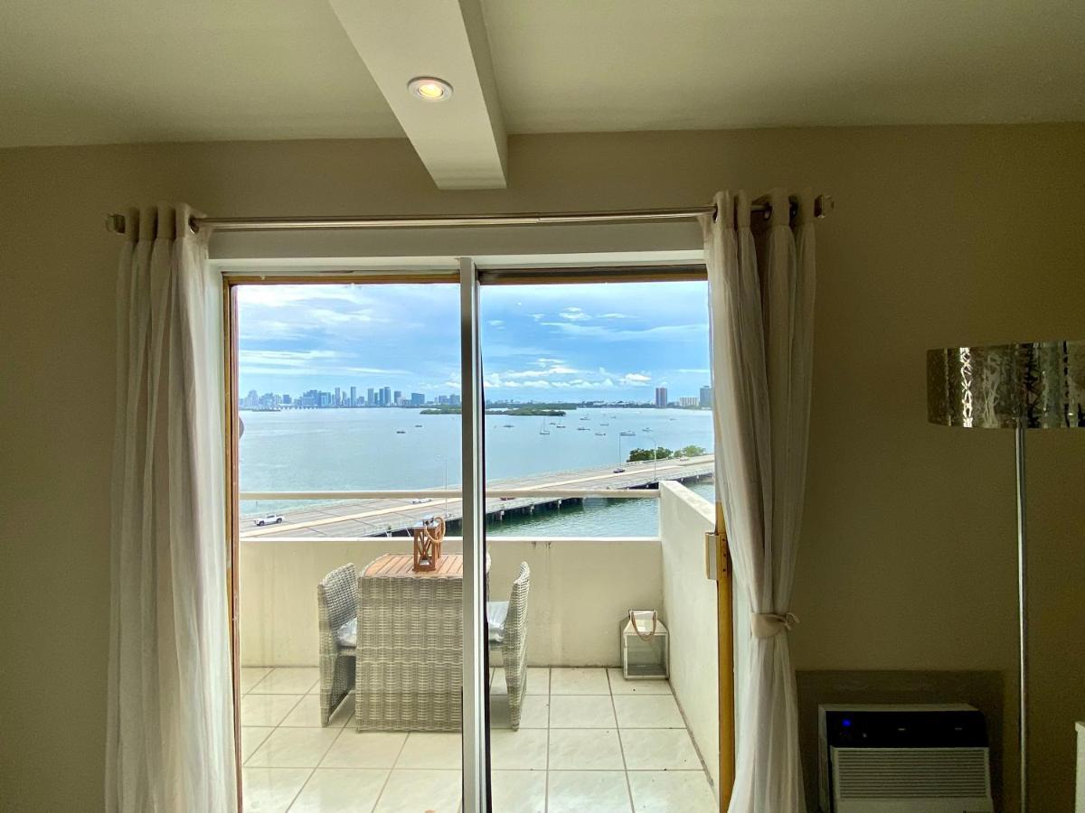 Premium Modern Waterfront Apartment With Miami Skyline View On The Bay 5 Mins Drive To Miami Beach With Free Parking Екстериор снимка